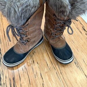 Sorel Tan and Black Winter Boots with Fur Trim